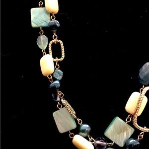 NWOT lia Sonia Beautiful Blue and Silver Necklace